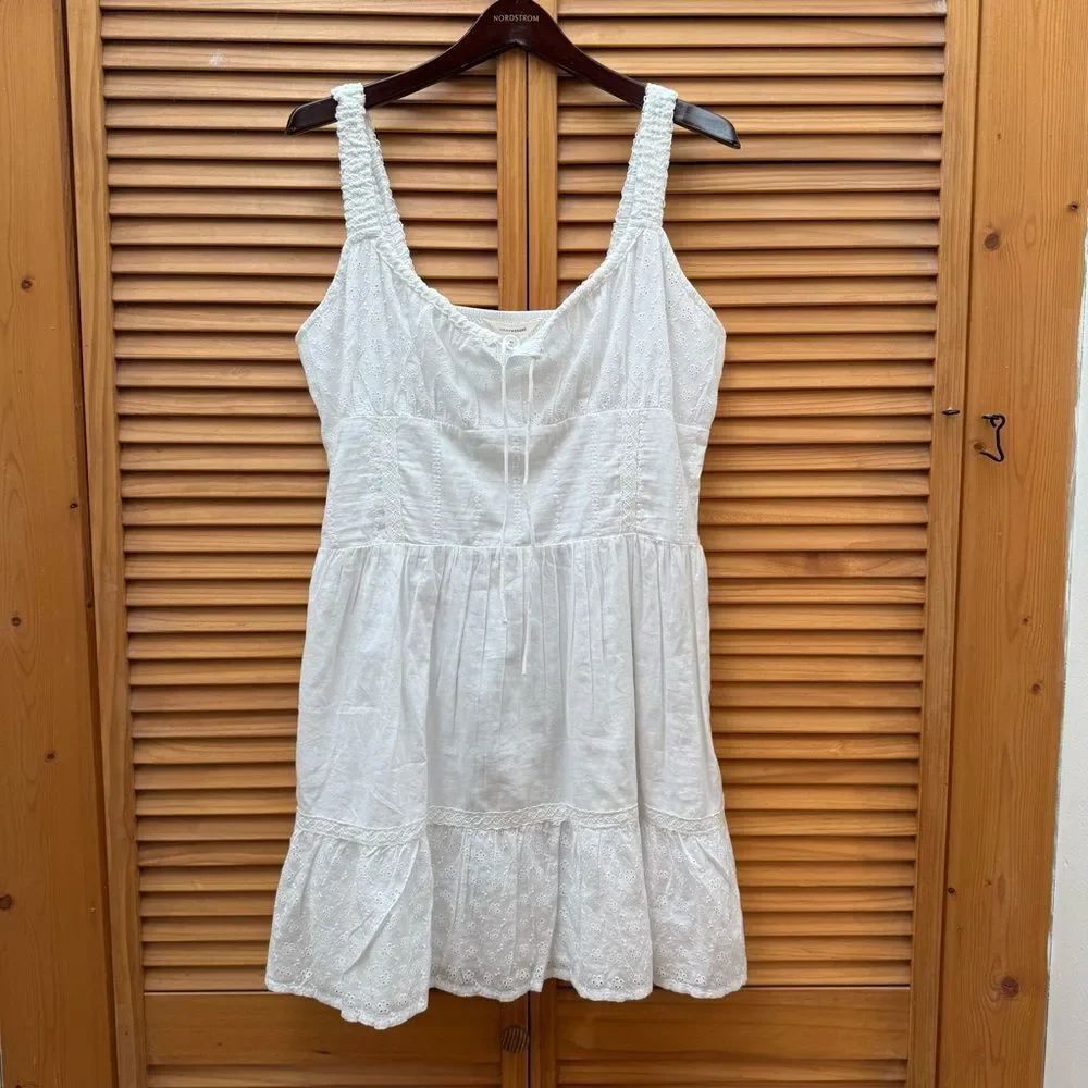 NWT Lucky Brand White Embroidered Top XL